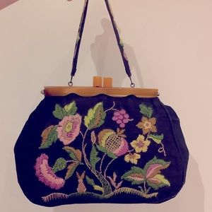 Adorable!!! Denim and crewel vintage purse 💕